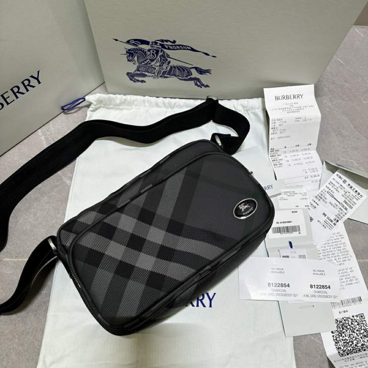 Picture of Burberry Mens Bags _SKUfw242731283fw